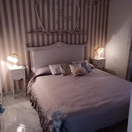 La Corte Delle Vanita Bed and Breakfast *