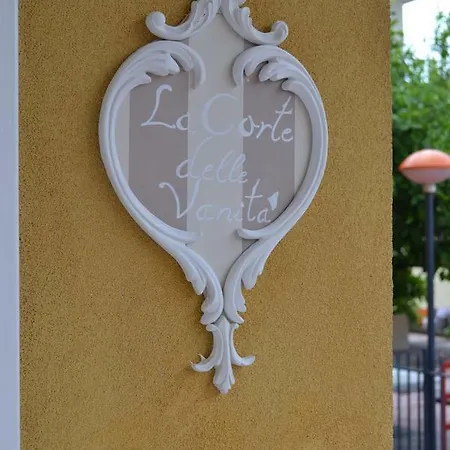 La Corte Delle Vanita فندق مبيت وإفطار 3*